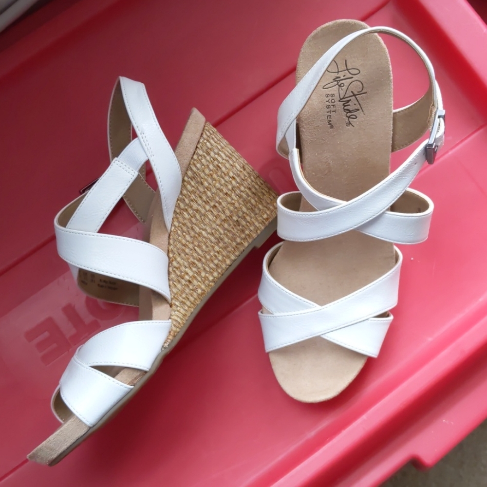 Sandals to make your feet smile while you look ❤️